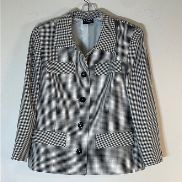 AKRIS Switzerland Made 10 Black and White Gingham Virgin Wool Jacket.